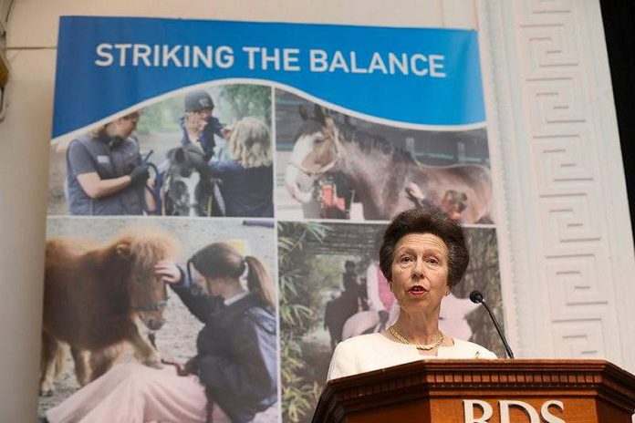 Her Royal Highness Anne, The Princess Royal, Patron of HETI 2018, attended the conference. (Photo: HETI 2018 World Congress / Facebook)