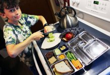 Getting kids involved in packing their own litterless lunches will help to reduce food waste. Incorporate fun, functional, and waste-free packaging alternatives like stainless steel containers, fabric sandwich bags, beeswax wrap, and mason jars. (Photo: GreenUP)