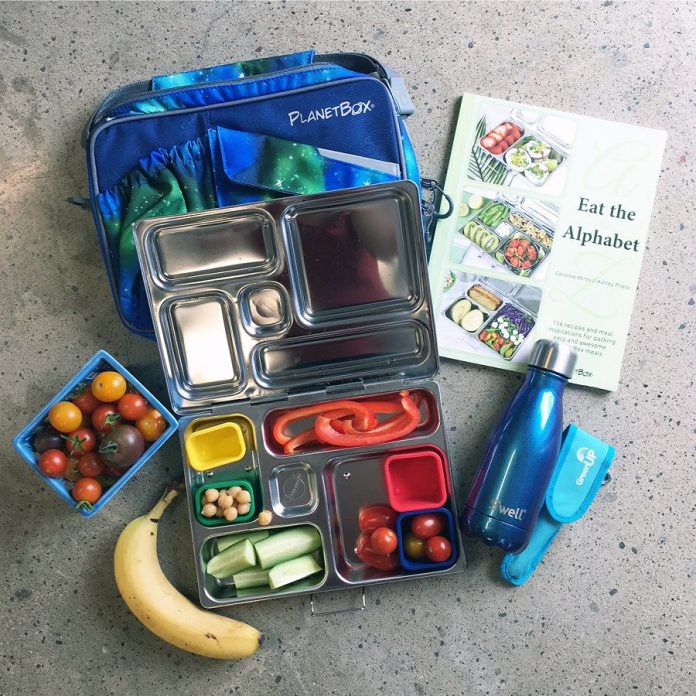 Litterless lunches are based on the benefits of simplicity. By using stainless steel containers, thermoses, and water bottles, you can forgo packaged foods and beverages, saving you money, and the planet. (Photo: GreenUP)