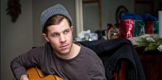 Toronto fingerstyle guitarist and singer-songwriter Po' Boy Jeffreys (aka Jeffery Dodman) performs his country blues, folk, and ragtime at a special Sunday evening show at the Black Horse in downtown Peterborough on Sunday, September 23rd. (Photo: Les Dodman)