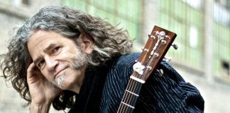 Toronto-based roots singer-songwriter and guitar virtuoso Noah Zacharin performs at The Arlington in Maynooth on Saturday, September 29th. (Publicity photo)