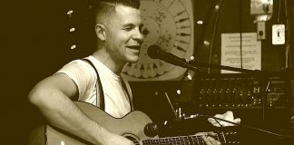 Toronto fingerstyle guitarist and singer-songwriter Po' Boy Jeffreys (aka Jeffrey Dodman) returns to Peterborough to perform his country blues, folk, and ragtime with Dayna Pirso at a special Sunday evening show at the Black Horse in downtown Peterborough on Sunday, October 14th. (Photo: Les Dodman)