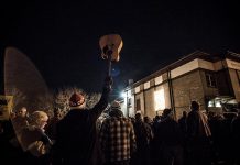 Photographer Wayne Eardley took this iconic shot outside of Coronation Hall in Omemee, where Neil Young performed his "hometown concert" on December 1, 2017. (Photo: Wayne Eardley)