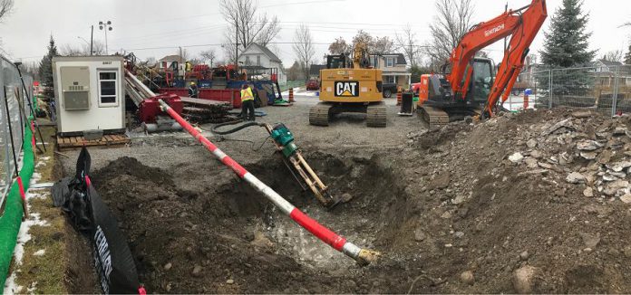 Enbridge crews preparing the powerful drill to bore holes through layers of rock to install the new natural gas pipeline beneath the Fenelon River. (Photo: Enbridge)