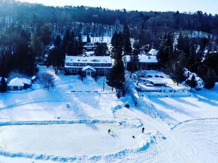 The Ice Cube Gallery takes place on February 9 and 10, 2019 at the Bonnie View Inn resort on Lake Kashawigamog in Haliburton County. (Photo: Bonnie View Inn)