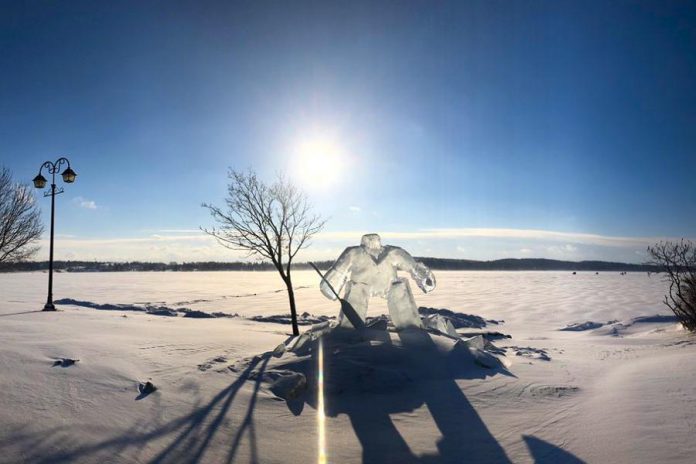 This ice sculpture of a hockey player by Charlie "Woodchuk" Andolsek on the shores of Chemong Lake in Ennismore was created in advance of the annual PolarFest winter family festival in Selwyn Township. The festival runs from February 1 to 3, 2019 and culminates with the annual BEL Rotary Polar Plunge fundraiser, with the theme "Hockey Plunge in Canada". (Photo courtesy of Steph Bush / @s0_fetchh on Twitter)