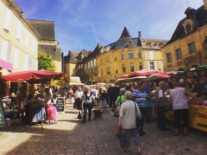 Market day in Terrasson.  (Supplied photo)