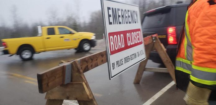 Police have closed Highway 28 between between Northey's Bay Road and Big Cedar Lake Road, and are detouring southboad traffic onto Northey's Bay Road. (Photo courtesy of Geri-Lynn Cajindos)