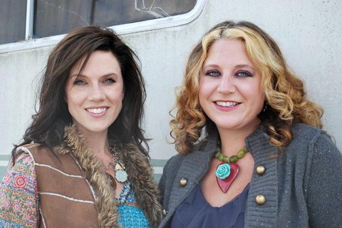 Tif and Brit Ginn of the The Fabulous Ginn Sisters. The sisters toured with Fred Eaglesmith's band and performed with him for his 2010 appearance on "The Late Show with David Letterman". (Publicity photo)