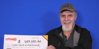 Leslie Vilneff of Peterborough with his Lottario winnings. (Photo: OLG)