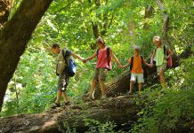 Exposure to nature is important for all of us, but especially for children. Children benefit from a higher dose of nature, as they experience a reduction in stress, an increase in creativity, building of self-esteem, and enhanced concentration skills. Spring is the perfect time to encourage kids to reduce screen time and head outside to explore local urban green space.