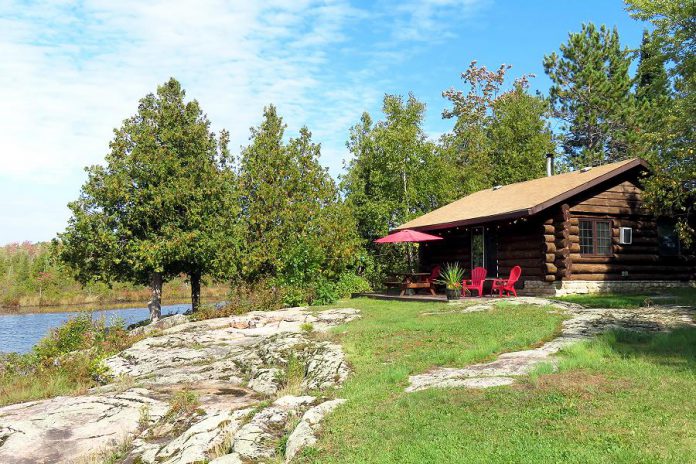 The one-bedroom "beaver" cottage has a deck overlooking Kawartha Highlands Provincial Park. (Photo: Devin MacDonald)