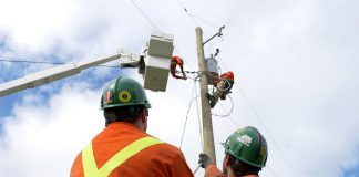 Hydro One crew