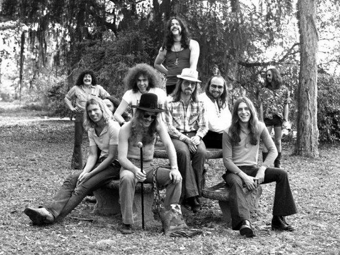 Lighthouse in a 1972 promotional photo. Seated front from left: Larry Smith, Skip Prokop, Dick Armin, Paul Hoffert, and Ralph Cole; standing rear from left: Don diNovo, John Naslen, Bob McBride, and Howard Shore. (Photo: John Rowlands)