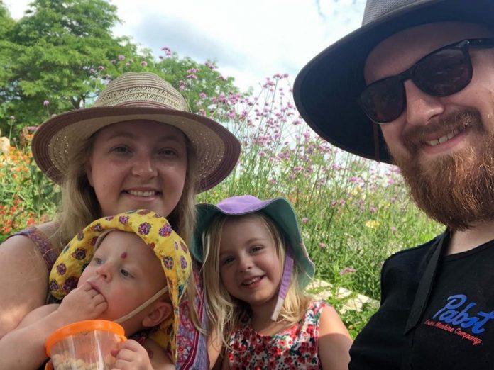 Tyler Scott with his wife Kassy and their two daughters Juliet (left) and Isabel. (Photo: Tyler Scott / Instagram)