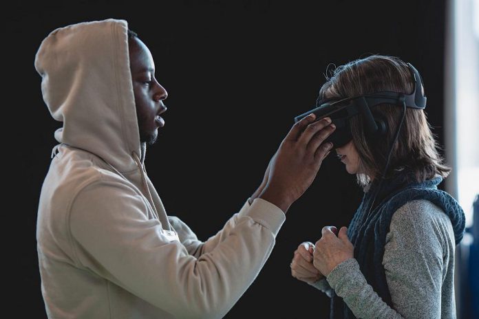 ReFrame 2019 volunteers at VentureNorth helped transport audiences to an imagined future-Toronto through the immersive VR experience "Biidaaban: First Light" by Lisa Jackson. (Photo: Bryan Reid)