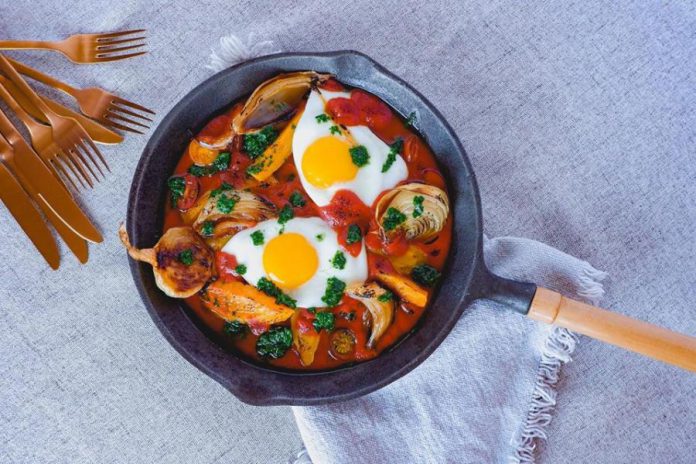 Kitchen Farmacy offers farm-to-table cuisine, like this Meditteranean Shakshuka, at farmers markets and homes throughout the Kawarthas. (Photo: Daria McWilliams)