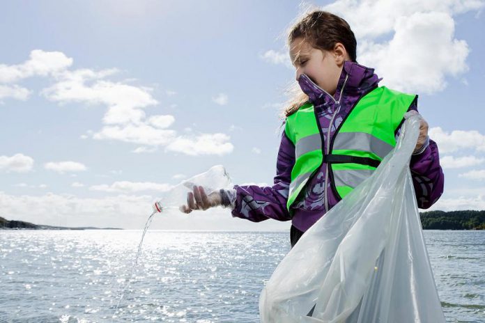 While there are no community clean-up events during April due to the COVID-19 pandemic, you can still do your part to reduce waste and fight climate change, such as by avoiding single-use plastic products whenever possible. (Photo: Earth Day Network)
