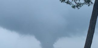 A tornado at Sturgeon Lake in Kawartha Lakes on June 23, 2020. (Photo: Amy Reeds @amy_reeds / Twitter)