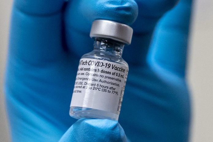 A vial of the Pfizer-BioNTech COVID-19 vaccine at Walter Reed National Military Medical Center in Bethesda, Maryland. (Photo: Lisa Ferdinando)