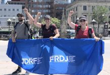 David Patton, Marie-Noelle Denis, and Laurence Denis-Bertrand arrived in Ottawa on June 13, 2021, after having left Peterborough five days earlier and raising $10,000 for juvenile diabetes research. (Photo: Marielle Guimond / Radio-Canada)