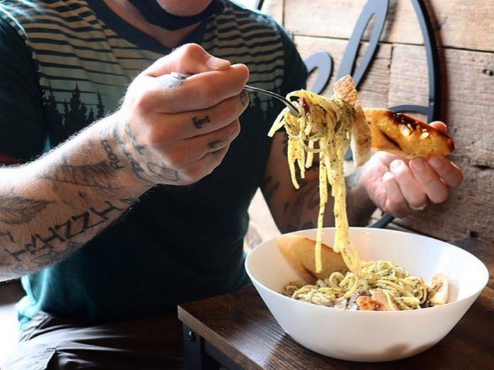 Funny restaurant reels aren't the only thing you'll find on The El Instagram page. The restaurant also uploads mouth-watering pictures of some of their menu items, like this lemon pesto linguine, served with either chicken or shrimp. (Photo: The El)