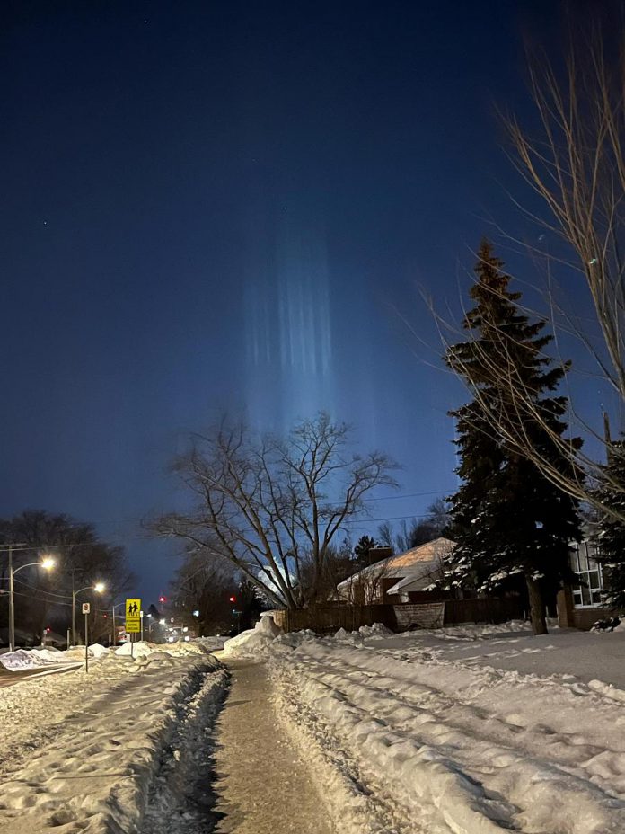  Another view of the light pillars.  (Photo: Jim Webster)