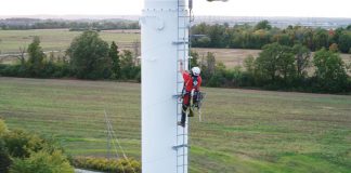 Through a $300-million partnership with the Canadian and Ontario governments and the Eastern Ontario Regional Network (EORN), Rogers will deliver mobile connectivity to 113 municipalities and Indigenous communities in eastern Ontario by building more than 330 new cellular towers and upgrading over 300 existing sites by 2025. (Photo: Rogers Communication)