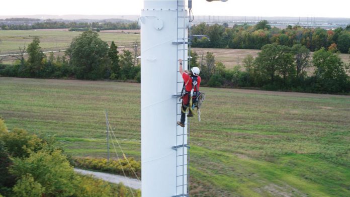 Through a $300-million partnership with the Canadian and Ontario governments and the Eastern Ontario Regional Network (EORN), Rogers will deliver mobile connectivity to 113 municipalities and Indigenous communities in eastern Ontario by building more than 330 new cellular towers and upgrading over 300 existing sites by 2025. (Photo: Rogers Communication)