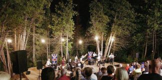 An August 2021 concert at The Grove Theatre, the new outdoor amphitheatre in Fenelon Falls. (Photo: Geoff Coleman)