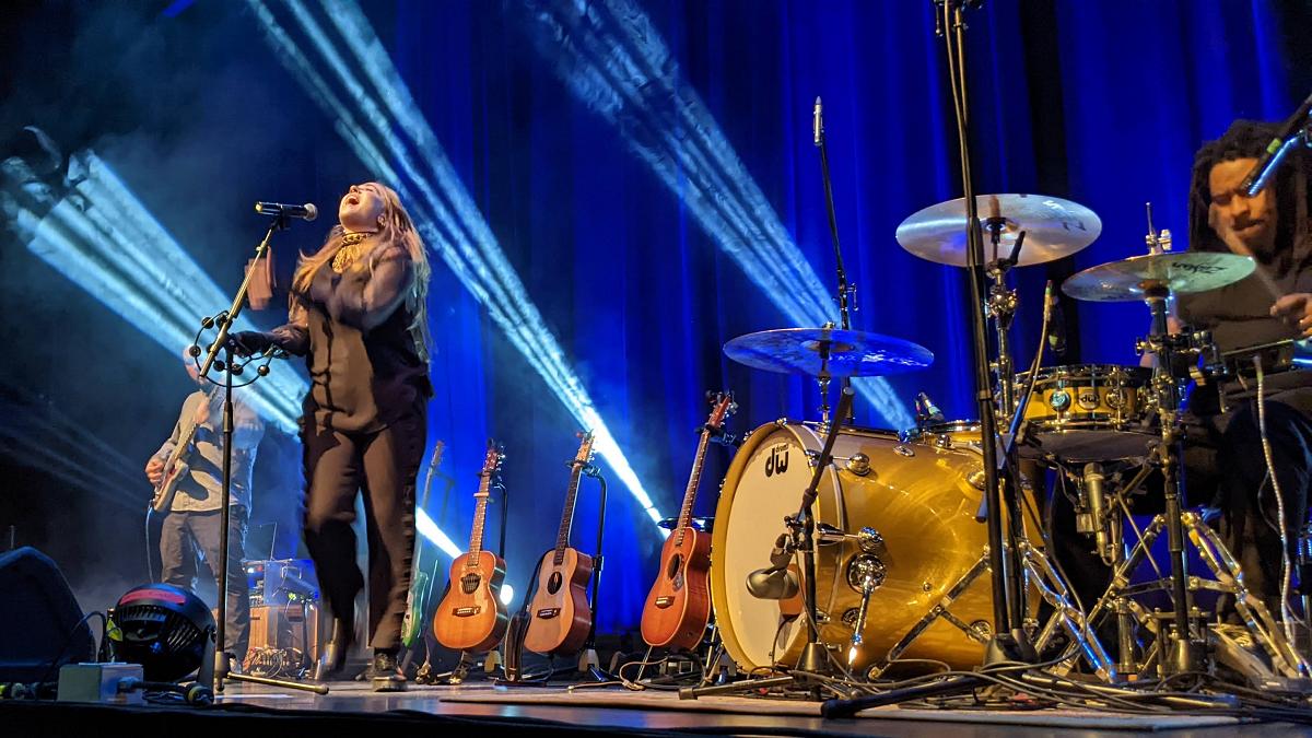 Serena Ryder enthralls Peterborough Musicfest sponsors and guests at