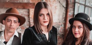 Peterborough's Blue Hazel (Cailtin O'Connor and Meisha Browne) bring their harmonies to the Black Horse in downtown Peterborough on Good Friday. (Photo: Bryan Reid)