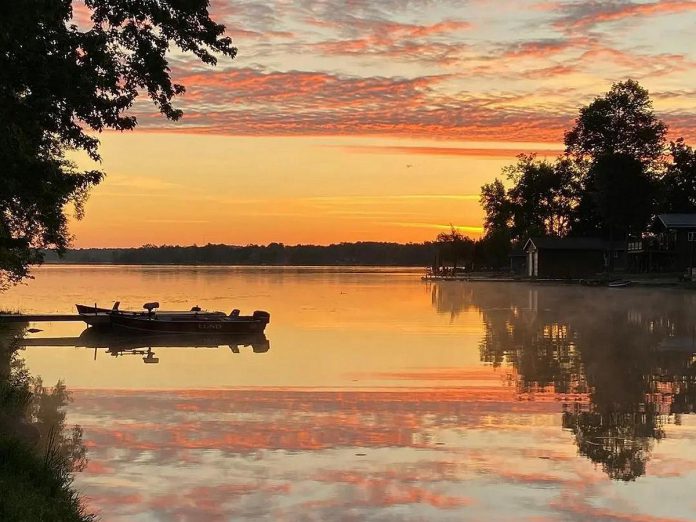 Erin Shannon's photo of a sunrise over Chemong Lake was our top post on Instagram for May 2022. (Photo: Erin Shannon @kawartha_girl / Instagram)