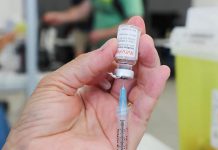 A health-care worker prepares a syringe of the Imvanex smallpox vaccine at a monkeypox vaccination clinic run by public health authorities in Montreal. (Photo: Christinne Muschi / Reuters)