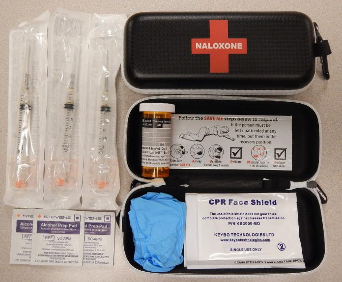 A naloxone kit for intramuscular injection. The dosage of the injected version can be titrated, allowing for the smallest dose necessary to revive a person while avoiding negative affects. (Photo: James Heilman)