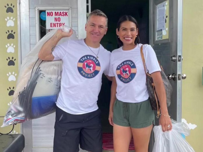 The Kibble Project founder Gladys Orozco (right), along with her husband Elvis Stojko, delivering supplies to the Trinidad and Tobago SPCA in August 2022. (Photo: Gladys Orozco / Instagram)