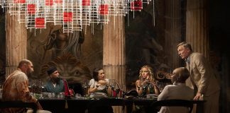 Daniel Craig (right) reprises his role as Detective Benoit Blanc in the sequel "Glass Onion: A Knives Out Mystery", which comes to Netflix on Friday, December 23 after a one-week limited theatrical release. (Photo: Netflix)