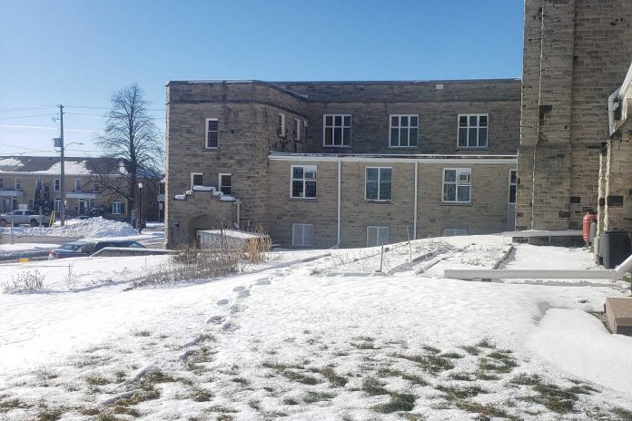 The entrance to the Stop-Gap Drop-in Centre at Trinity United Church is located off Simcoe Street. (Photo: Jeannine Taylor / kawarthaNOW) 