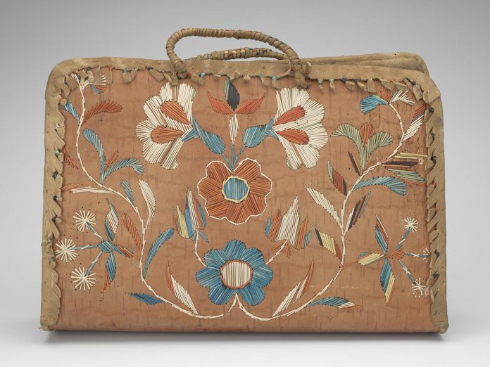 Handbag/Makak made by Margaret Anderson, 1860. (Photo: Royal Collection Trust / © His Majesty King Charles III, 2023)
