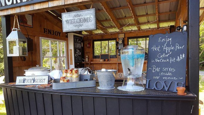 Northview Gardens offers a fully licensed bar with bartending service. Guests can drink both inside the reception hall and on the outdoor patio. (Photo courtesy of Northview Gardens)