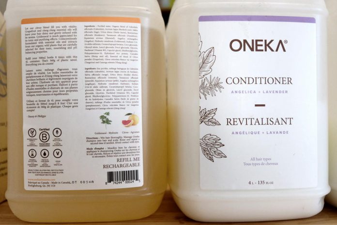 Oneka is a Quebec-based business that is B-Corp certified, meaning that it upholds high standards of accountability and transparency when talking about the environmental and social impact of its products. Here you can see the different symbols used to describe different aspects of their product. Which to you speaks 'greenwashing' and which to you describes a trusted product? (Photo: Lili Paradi / GreenUP))