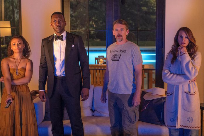 In the psychological thriller "Leave the World Behind" coming to Netflix on December 8, 2023, Myha'la, Mahershala Ali, Ethan Hawke, and Julia Roberts must work together to save their families when a cyberattack threatens the world. (Photo: Netflix)