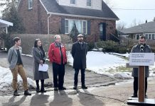 Federal environment and climate change minister Steven Guilbeault (right) announced a $5.75 million loan and a $2.87 million grant for the City of Peterborough's new Home Energy Efficiency Program on February 22, 2024 in front of a residential home in Peterborough's East City. The funding, which comes from the Green Municipal Fund's Community Efficiency Financing program administered by the Federation of Canadian Municipalities, will be used to provide financing for Peterborough homeowners to complete home energy efficiency retrofits. (Photo: City of Peterborough)