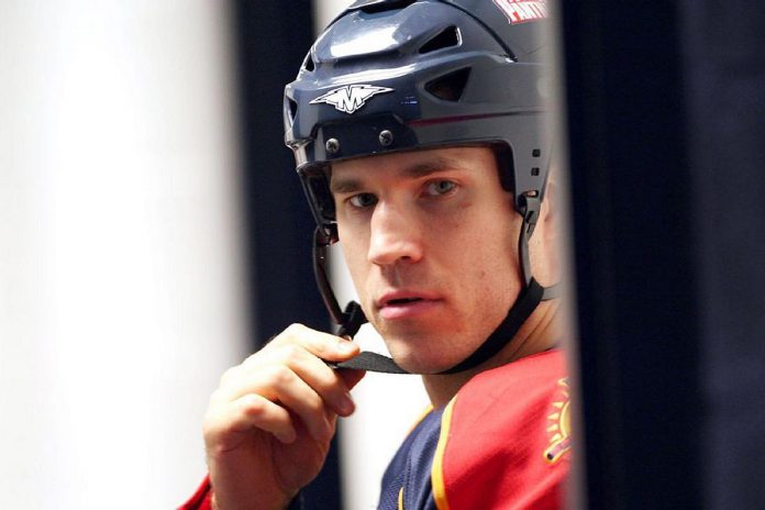 After his death in 2015 at the age of 35, former Peterborough Petes and NHL player Steve Montador was diagnosed with chronic traumatic encephalopathy (CTE), a progressive and fatal brain disease associated with repeated traumatic brain injuries including concussions and repeated blows to the head. The H.O.P.E. Steve Montador Bursary was established in his honour to support students transitioning from high school to college or university who are suffering the long-term effects of a sports-related concussion and require a reduced academic course load as result of injury. (Photo: Eliot J. Schechter / Getty Images)