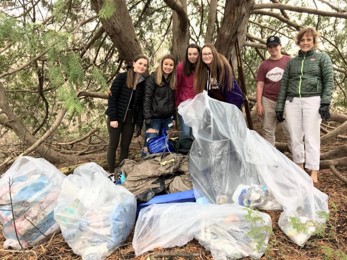 Fenelon Falls Secondary School students participating in an Earth Week clean-up in 2019. The City of Kawartha Lakes is encouraging residents to celebrate Earth Week 2024 by registering for a 20-Minute Community Clean-Up from April 21 to 27, one of several events on or around Earth Day across the greater Kawarthas region. (Photo: City of Kawartha Lakes)