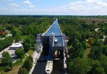 Constructed from 1900 to 1905, the historic Kirkfield Lift Lock is located a few kilometres north of the Village of Kirkfield in Kawartha Lakes. After the Peterborough Lift Lock, it is the second highest hydraulic lift lock in the world with a lift of 15 metres (49 feet). (Photo: Parks Canada)