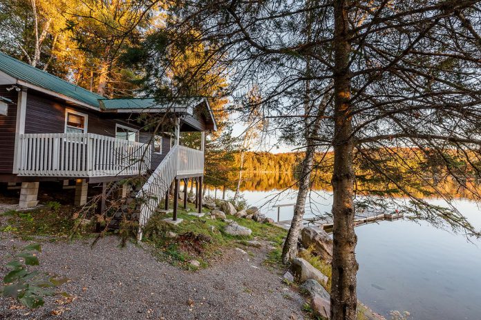 Participants of the Women Build Retreat from October 4 - 6, 2024 will be staying in the staff cabins at Camp Timberlane in the Haliburton Highlands, with single and double beds available, as well as private bathrooms. The cost includes two nights accommodation, all food and snacks, and activities and swag. (Photo: Camp Timberlane)