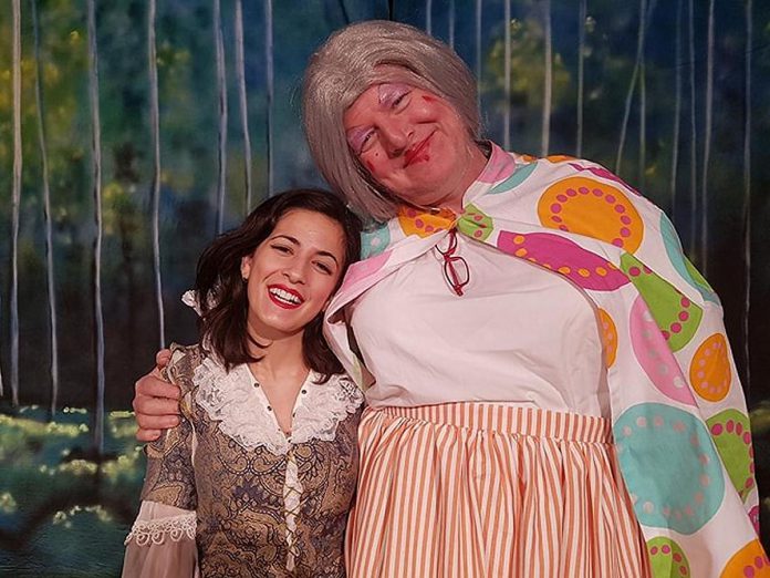 Toronto-based actor Katherine Cappellacci as Snow White with Globus Theatre co-founder and artistic producer James Barrett as the Dame in Globus Theatre's 2017 traditional British panto "Snow White and the Seven Dwarfs." Barrett will take on the Dame role for the 17th time in Globus Theatre's panto "Aladdin" from December 6 to 15, 2024 at the Lakeview Arts Barn in Bobcaygeon. (Photo: Sarah Quick)