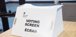 A voting screen. (Photo: Elections Ontario)