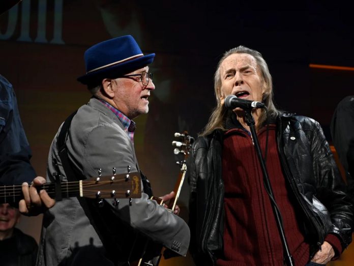 Whiskey Jack co-founder Duncan Fremlin performing with Gordon Lightfoot. (Photo courtesy of Duncan Fremlin)